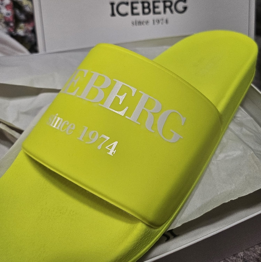 Iceberg neon flip flops